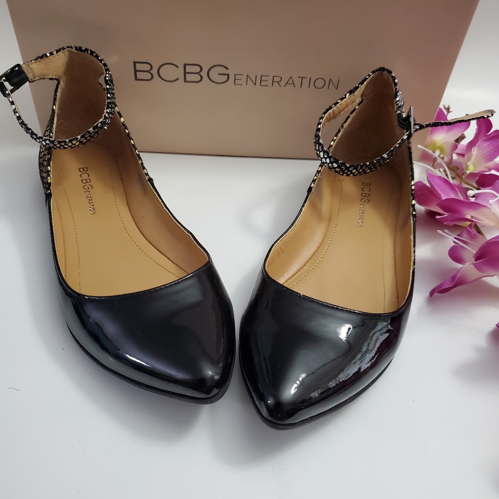 BCBGENERATION Black Pointy ToeFlats - Picture 3 of 11